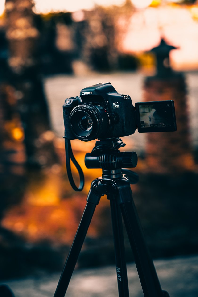 Discover the Best Travel Tripod in 2024. Top Portable Tripod Reviews | Skylum Blog(3)