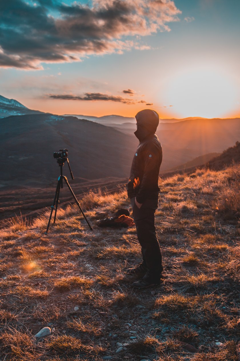 Discover the Best Travel Tripod in 2024. Top Portable Tripod Reviews | Skylum Blog(9)