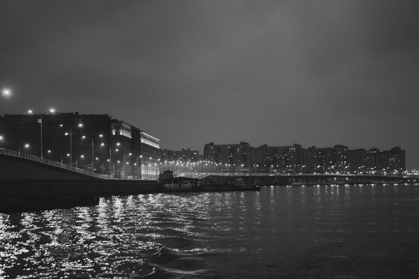Night Street Photography: Master the Art of Capturing the City at Night | Skylum blog | Skylum Blog(9)