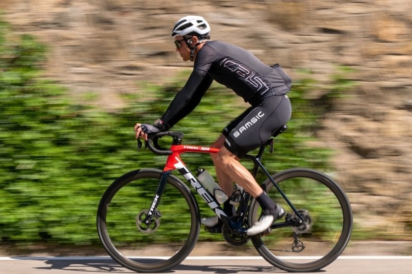 Cyclist panning effect | Skylum Blog