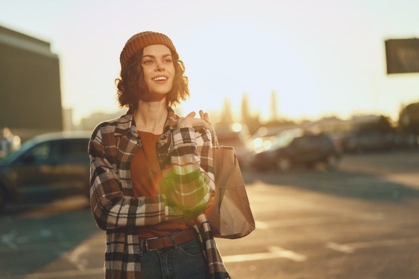 Portrait of a girl at sunset | Skylum Blog