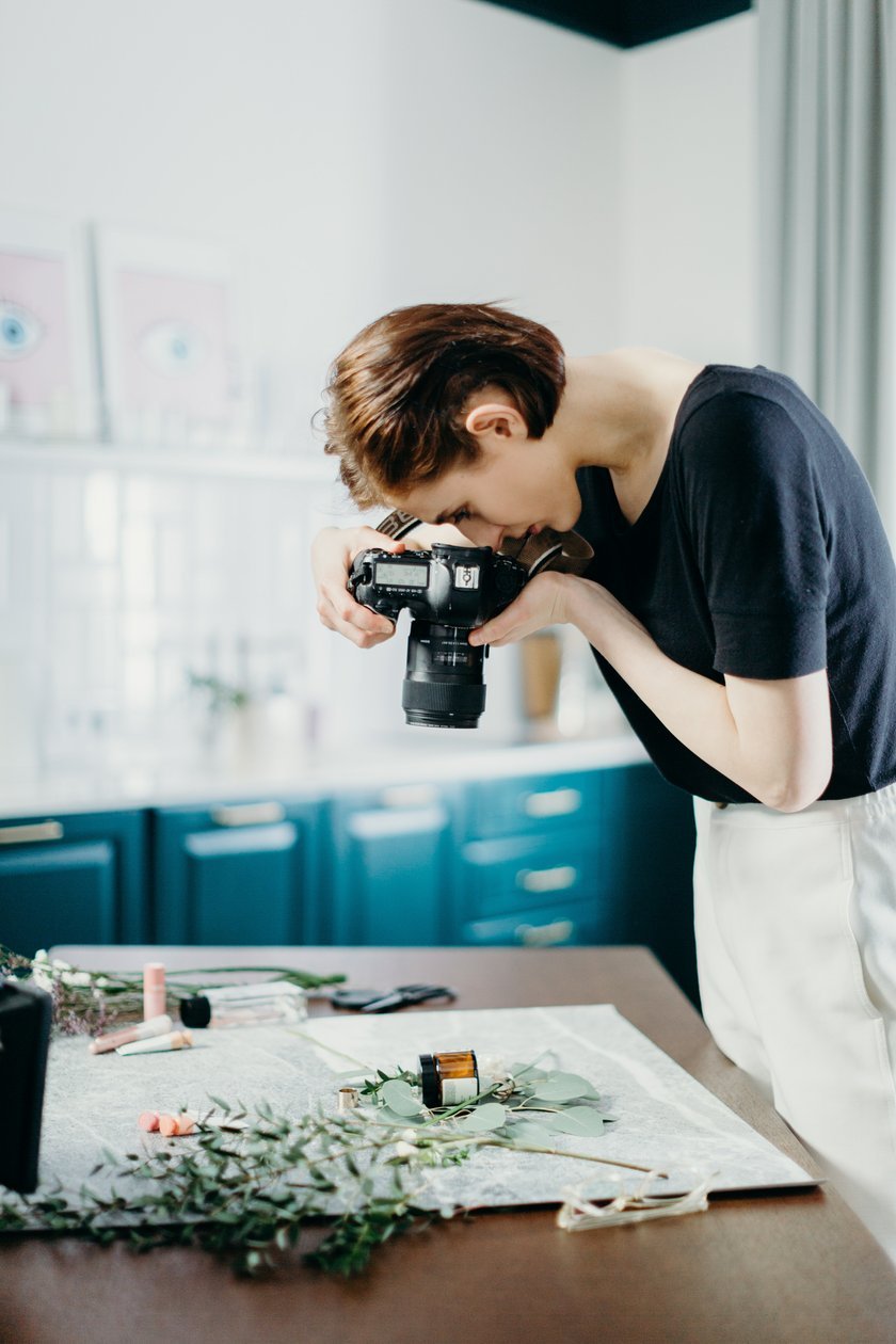 Indoor Photography Tips: Camera Settings Explained | Skylum Blog