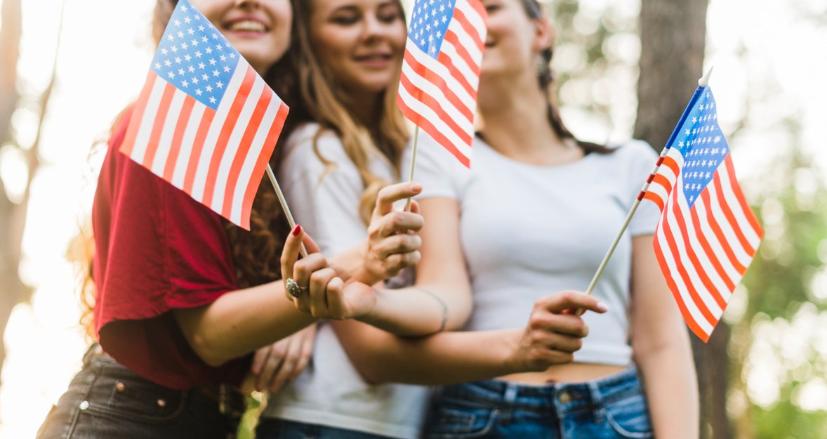 4th Of July Photoshoot Ideas: Independence Day Elegance