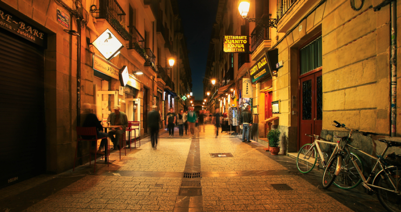 Streetscape Photography Composition Art (+ Free E-book With Tips)