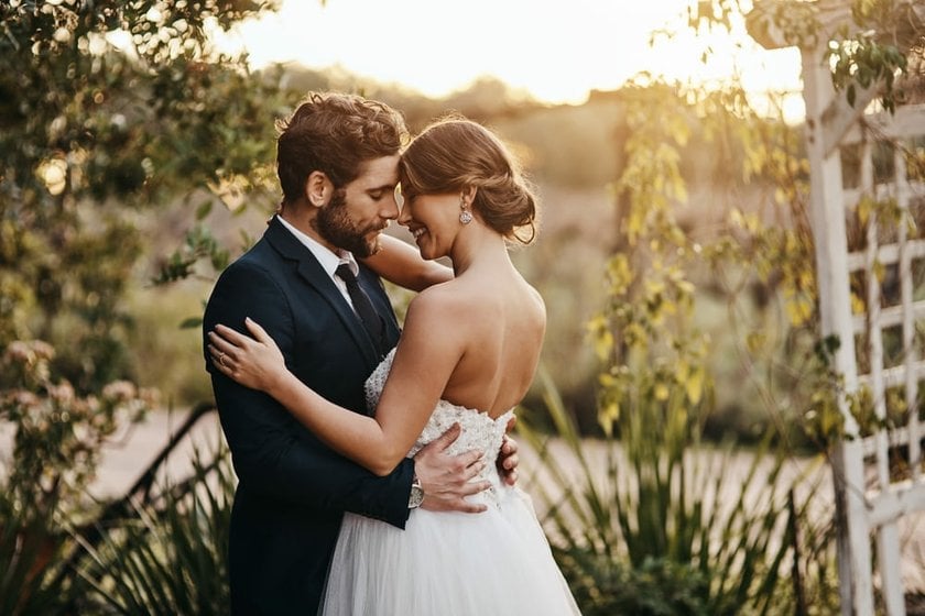 Incredible Couple of Newlyweds at Sunset | Skylum Blog