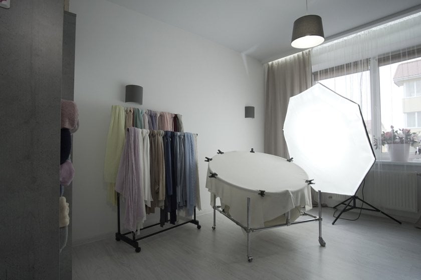Lighting in a newborn photo room | Aperty Blog