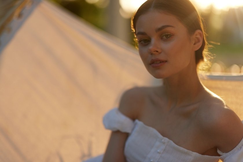 Portrait of a girl in warm colors | Aperty Blog