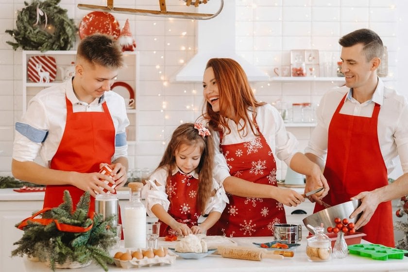 Happy Family Baking Christmas Cookies | Skylum Blog