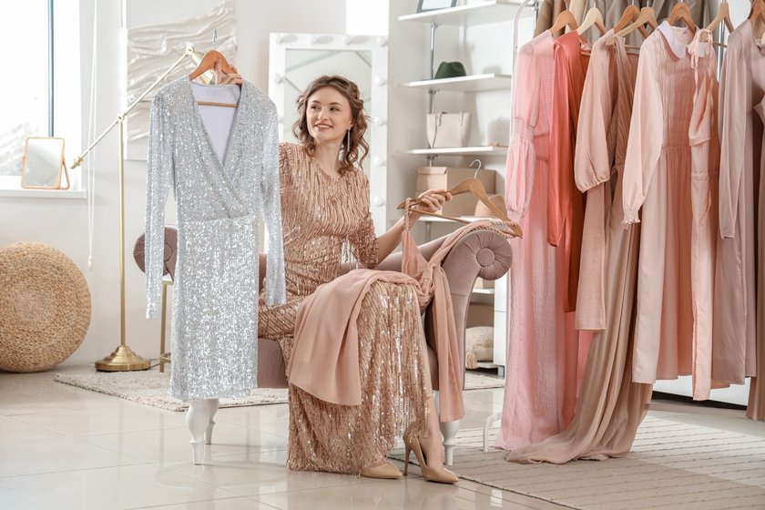 Senior Photo Outfits: Trendy Looks For Your Big Day | Aperty Blog(3)