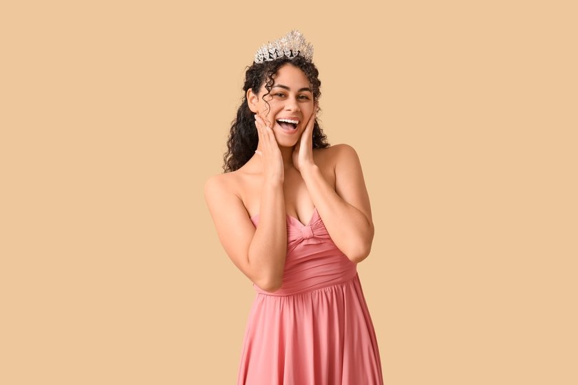 Senior Photo Outfits: Trendy Looks For Your Big Day | Aperty Blog(5)