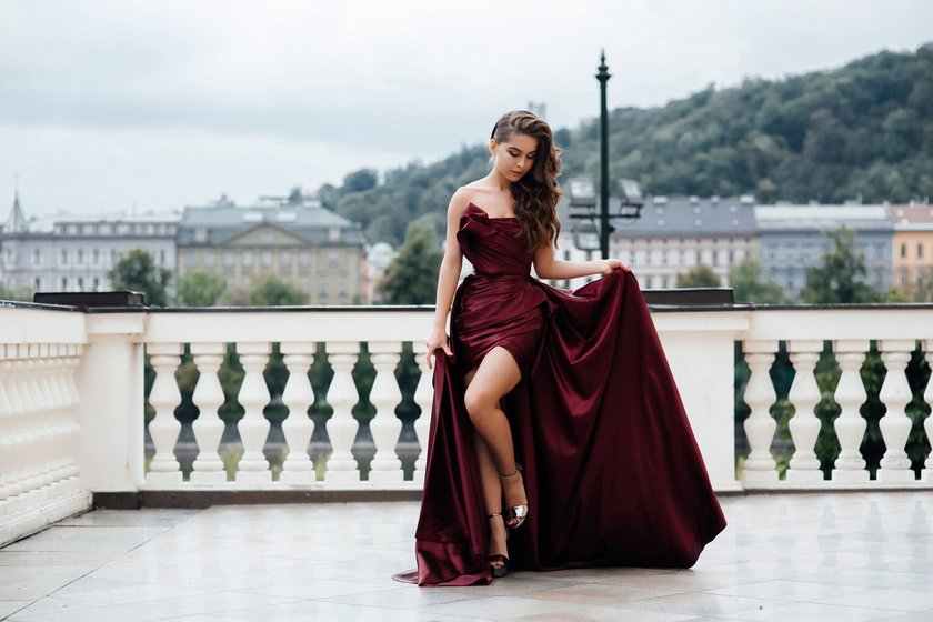 Senior Photo Outfits: Trendy Looks For Your Big Day | Aperty Blog(6)