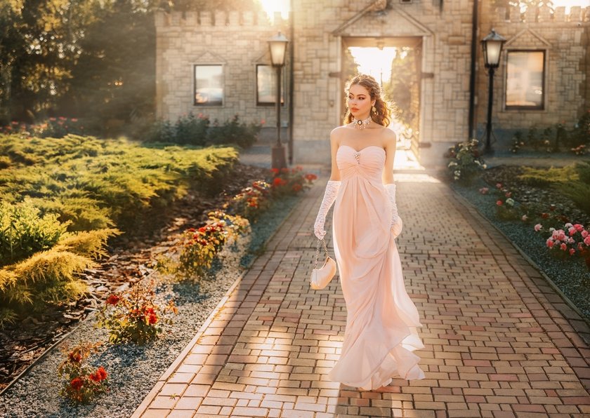 Senior Photo Outfits: Trendy Looks For Your Big Day | Aperty Blog(7)