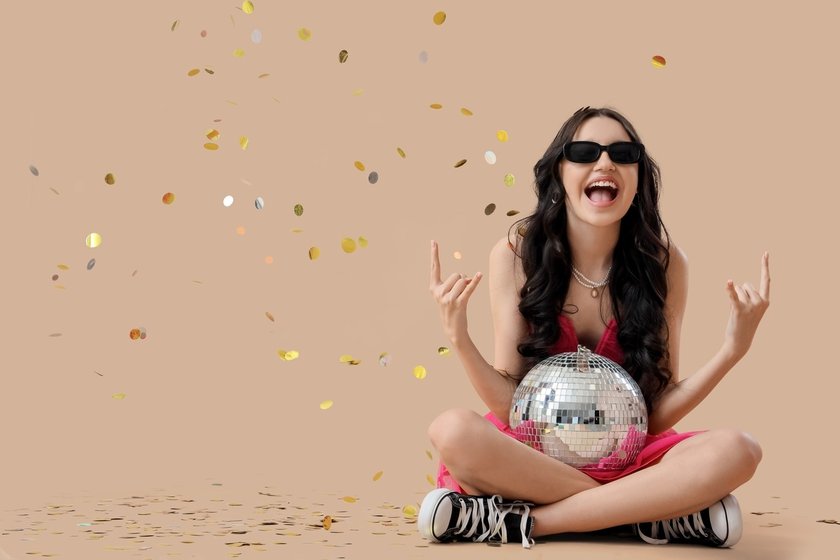 Senior Photo Outfits: Trendy Looks For Your Big Day | Aperty Blog(18)