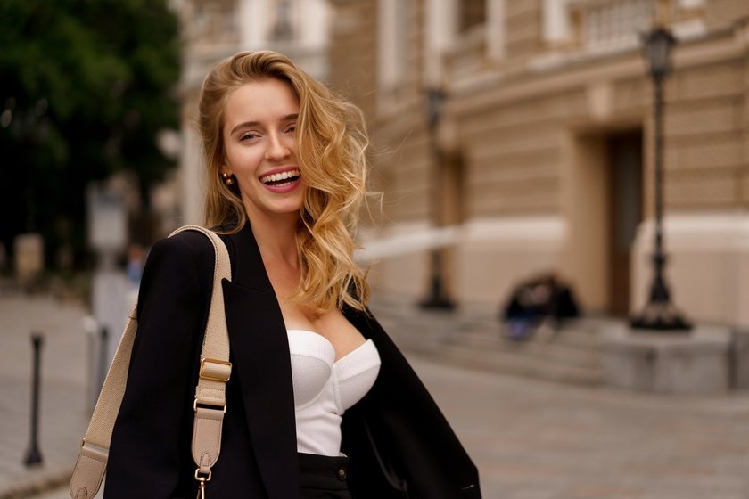 Senior Photo Outfits: Trendy Looks For Your Big Day | Aperty Blog(20)
