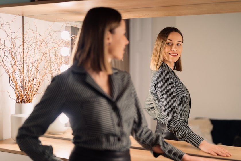 How To Take A Self Portrait Photo With Minimal Setup | Aperty Blog(15)