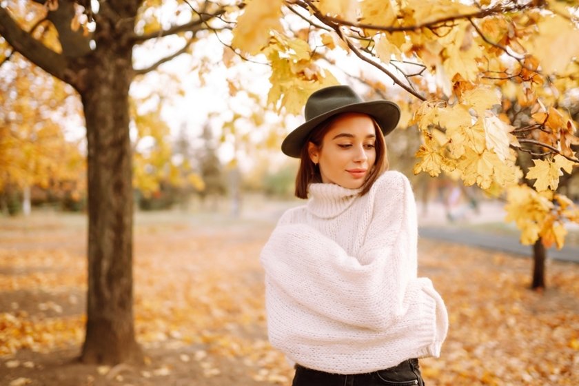 Golden Hour In Fall: The Best Time For Portrait Shoot | Aperty Blog(6)