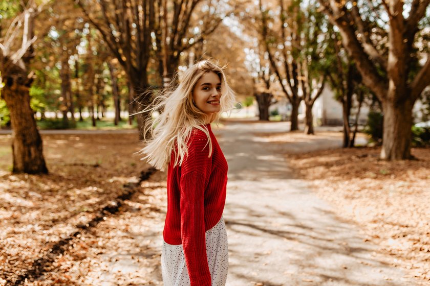 Golden Hour In Fall: The Best Time For Portrait Shoot | Aperty Blog(13)