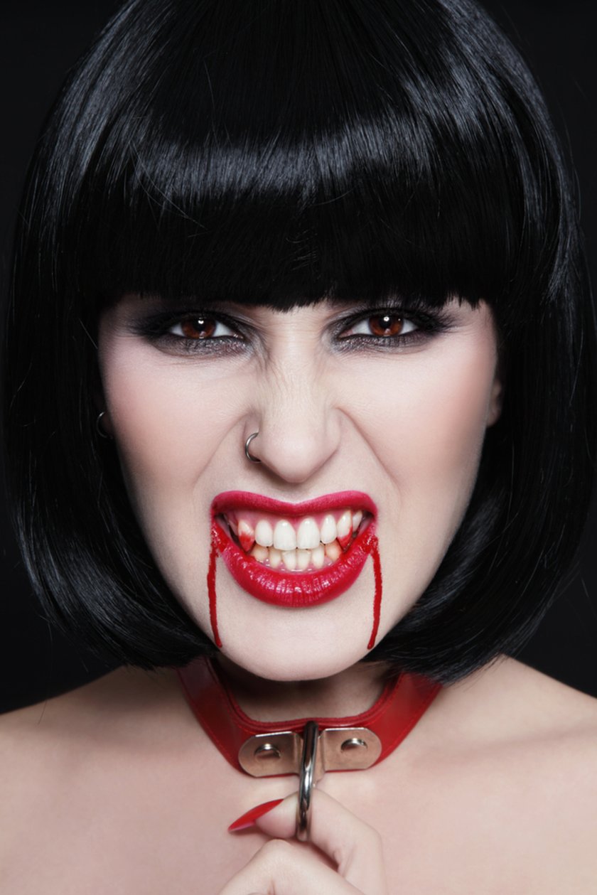 Glam Vampire Makeup | Aperty Blog