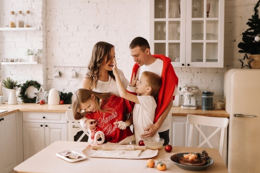 A family cooks in the kitchen in winter | Aperty Blog