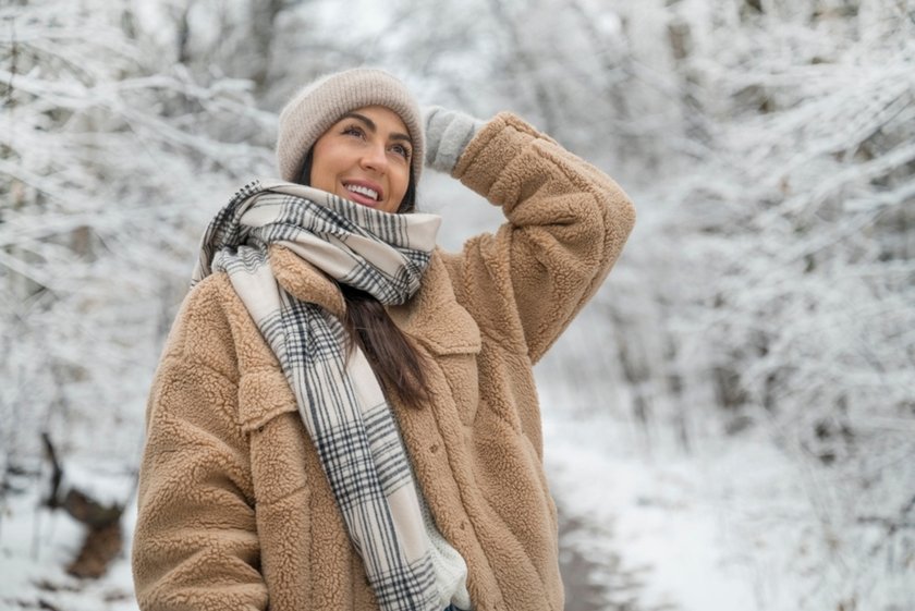 A girl on the street in winter | Aperty Blog