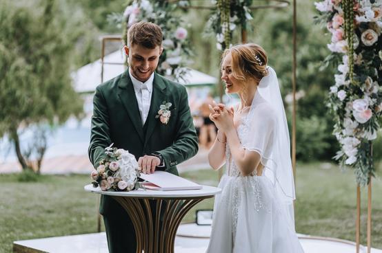 How To Get Through A Busy Wedding Photography Season Well