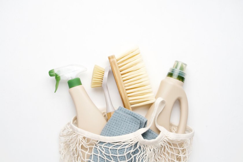Cleaning items on a white photo background | Skylum How To