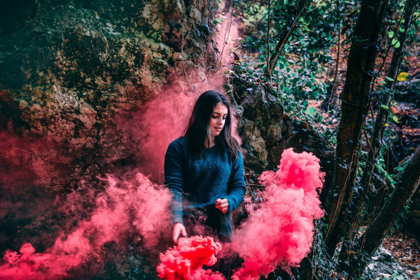 Smoke Bomb Photography that Elevates Your Skills(4)