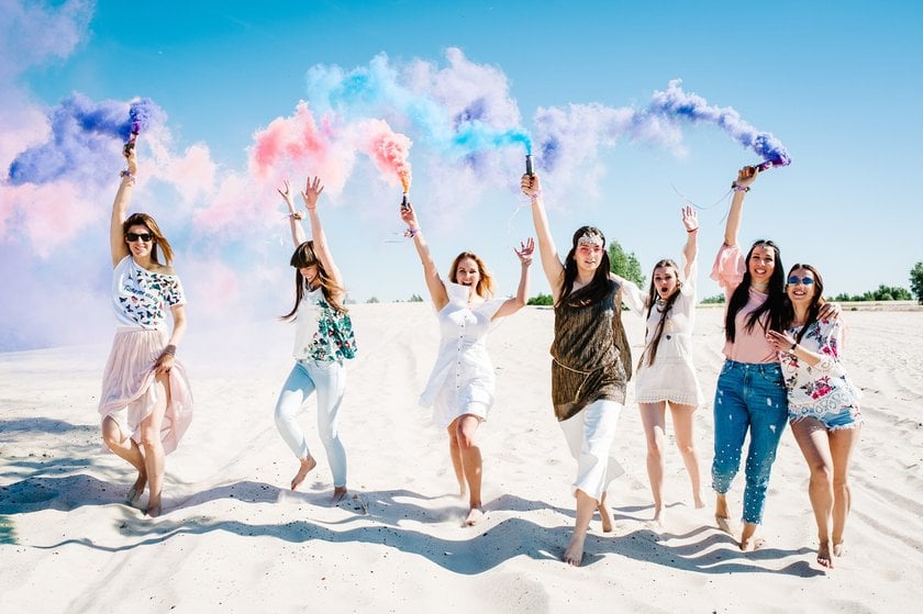 Smoke Bomb Photography: Tip for Smoke Bomb Photoshoot | Skylum Blog(3)