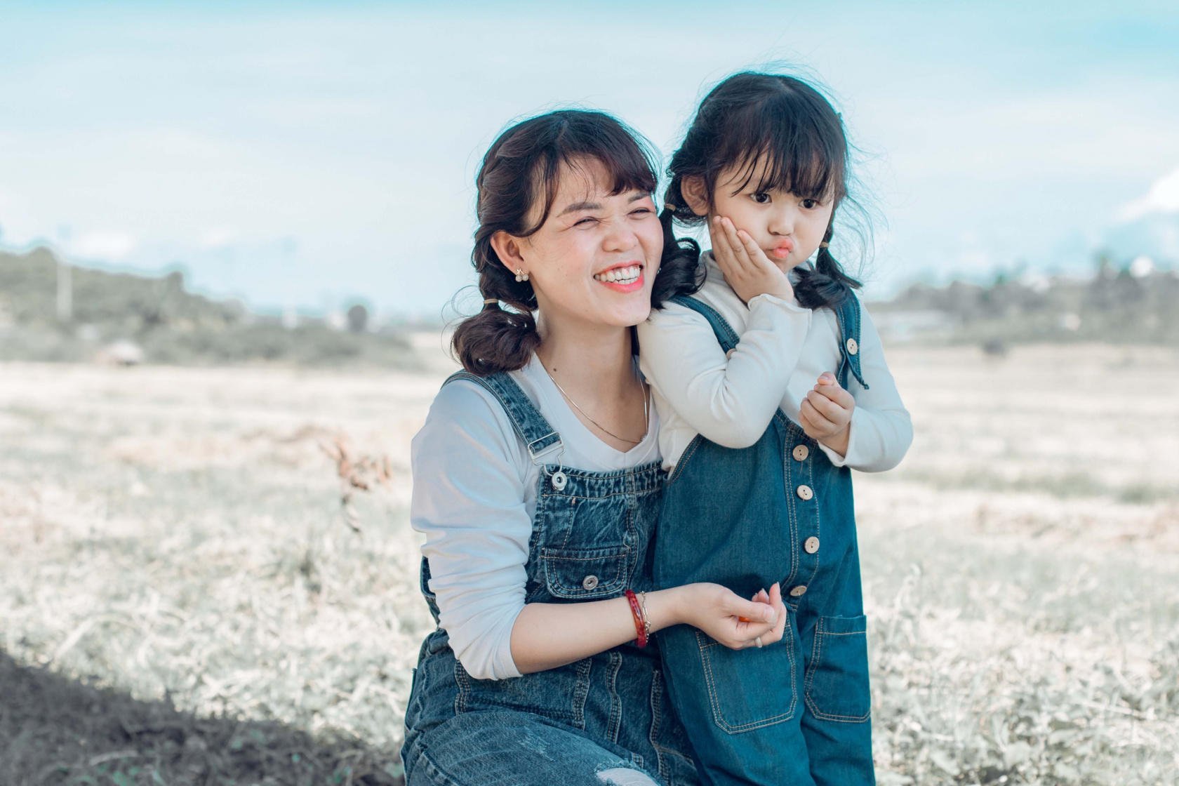 7 simple ideas to photograph kids at home and document your family time -  Golriz Photography