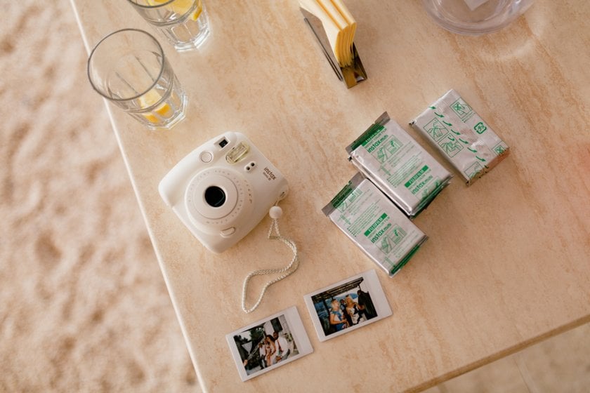 Instant camera and film for it | Skylum Blog