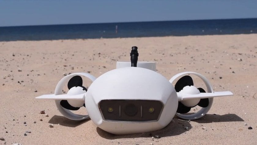 8 Best Underwater Drones for Sale [2021] - With Camera | Skylum Blog(10)