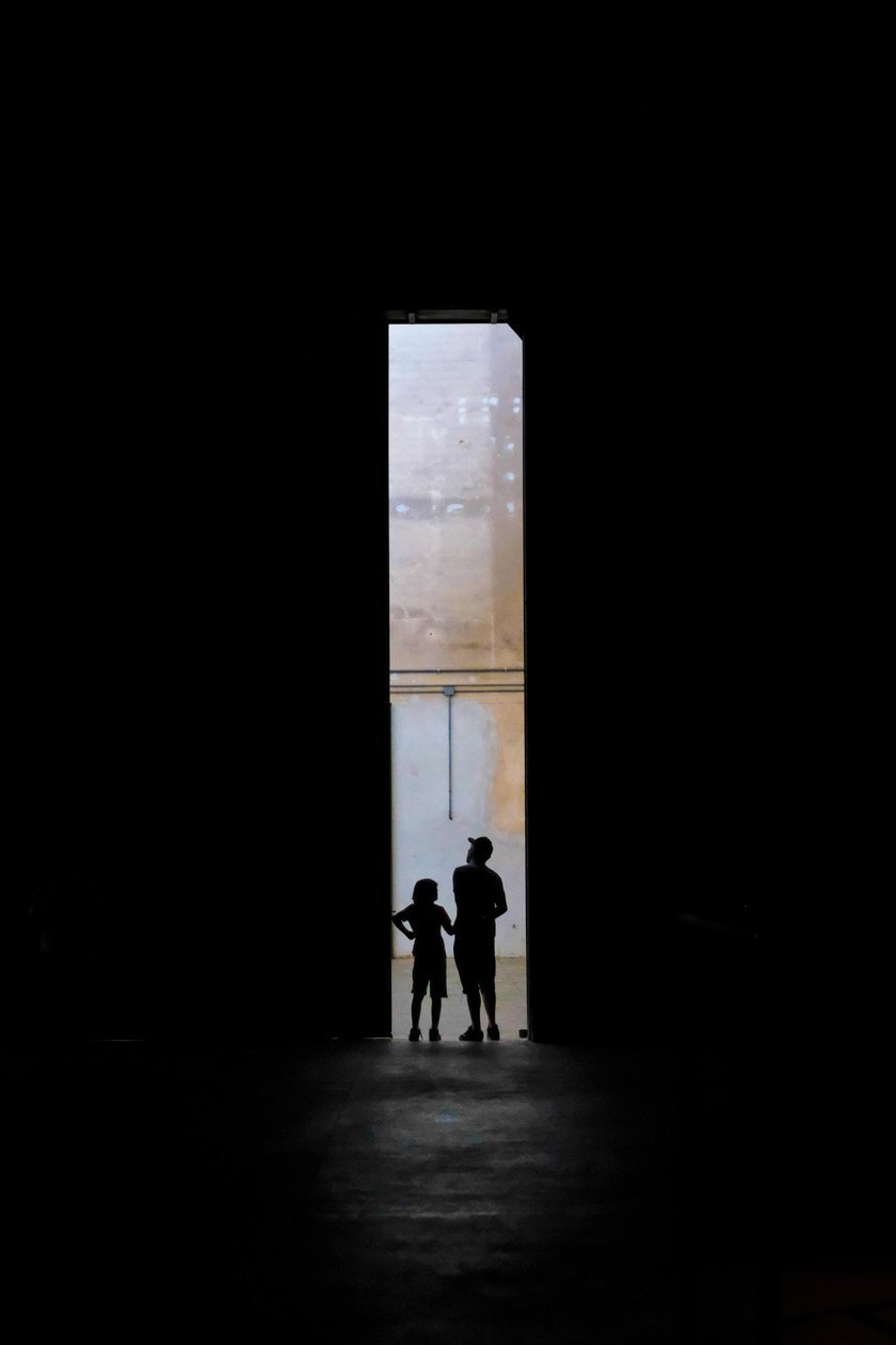 Silhouette Photography: The Art of Capturing Cool Silhouettes(8)