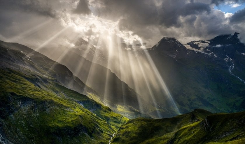 Mountains in foggy cloudy rainy weather| Skylum Blog