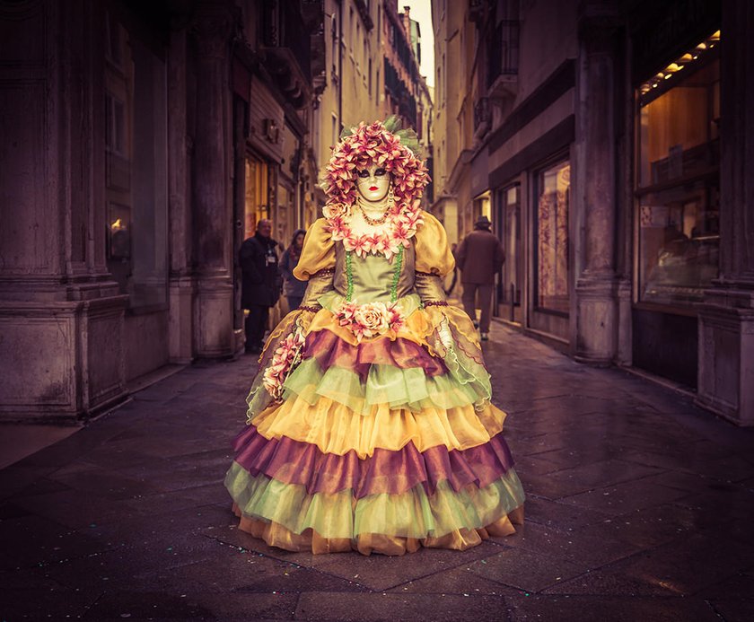 13 Tips for Getting the Best Shots During the Venice Carnival | Skylum Blog(3)