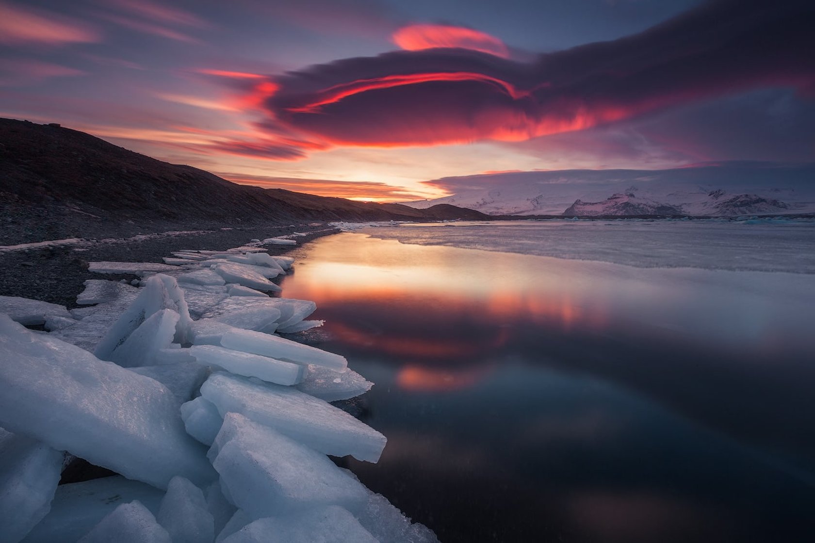 Traveling to Iceland can dramatically improve your photography skills and even unlock new life opportunities. | Skylum Blog(5)