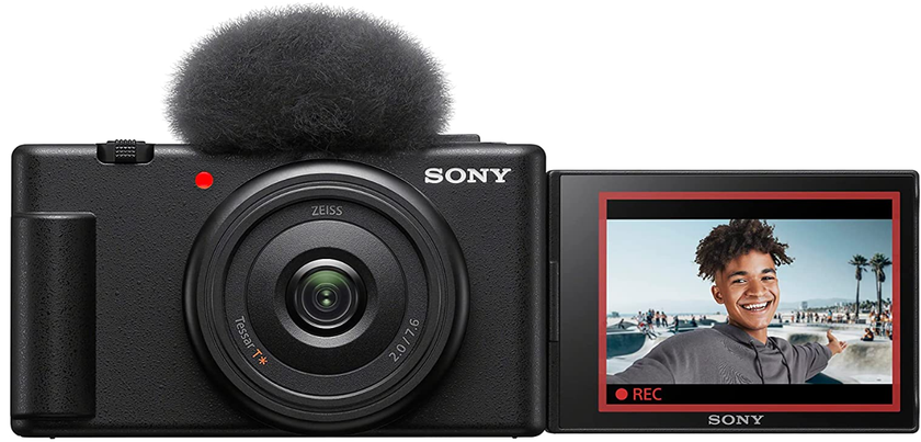 Best Travel Cameras for 2024: Choosing Compact Cameras for Your Adventures | Skylum Blog(11)