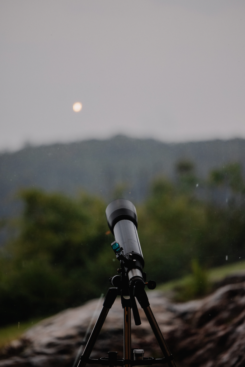 The Best Travel Telescopes for Stargazing on the Go | Skylum Blog(5)