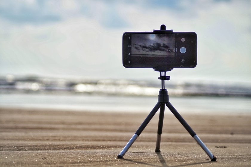 Monopod vs. Tripod: What Is Better For Travel Photography? | Skylum Blog(7)