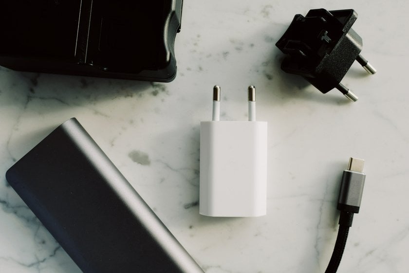 Best Travel Adapter of 2024: Plug and Universal Adapters | Skylum Blog