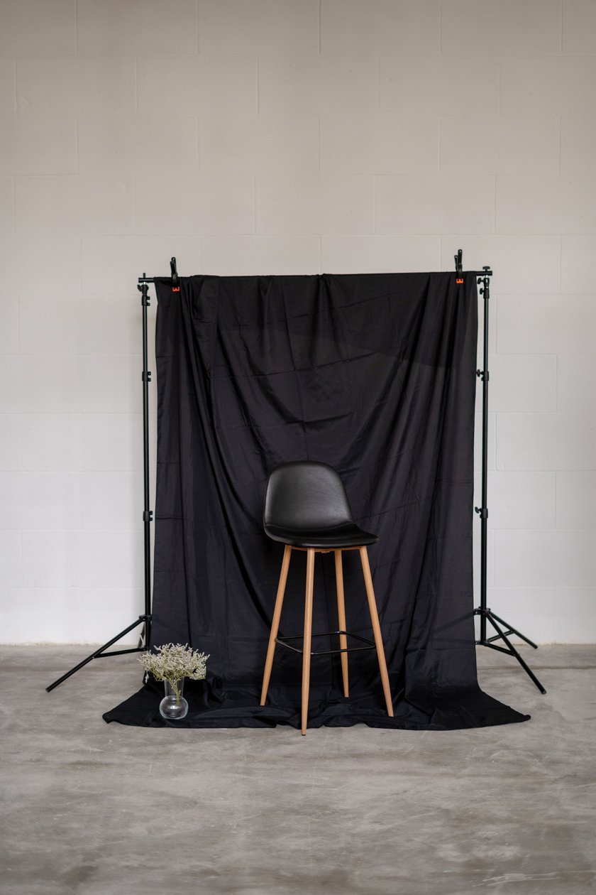 Photography Home Studio: Building the Perfect Space with 7 Essential Things You Need to Get Started | Skylum Blog(5)