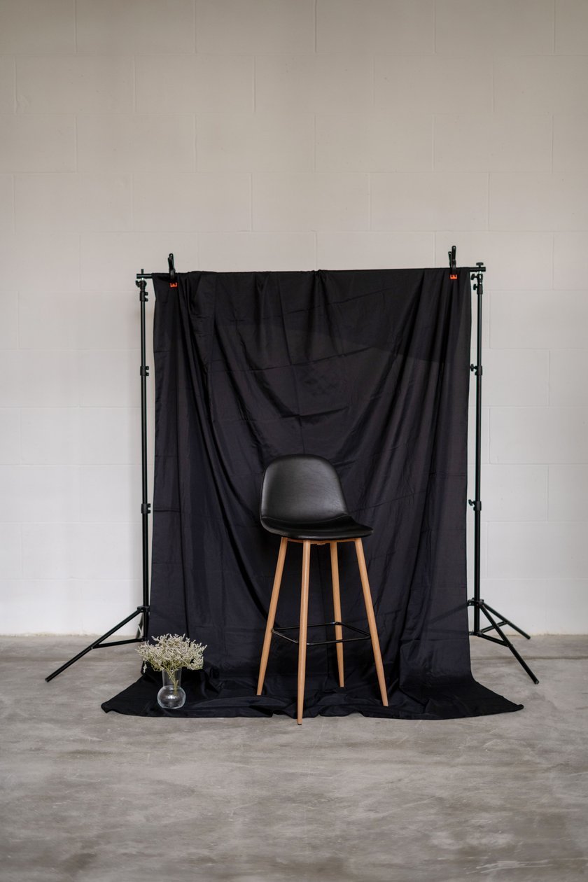 Photography Home Studio: Building the Perfect Space with 7 Essential Things You Need to Get Started | Skylum Blog(4)