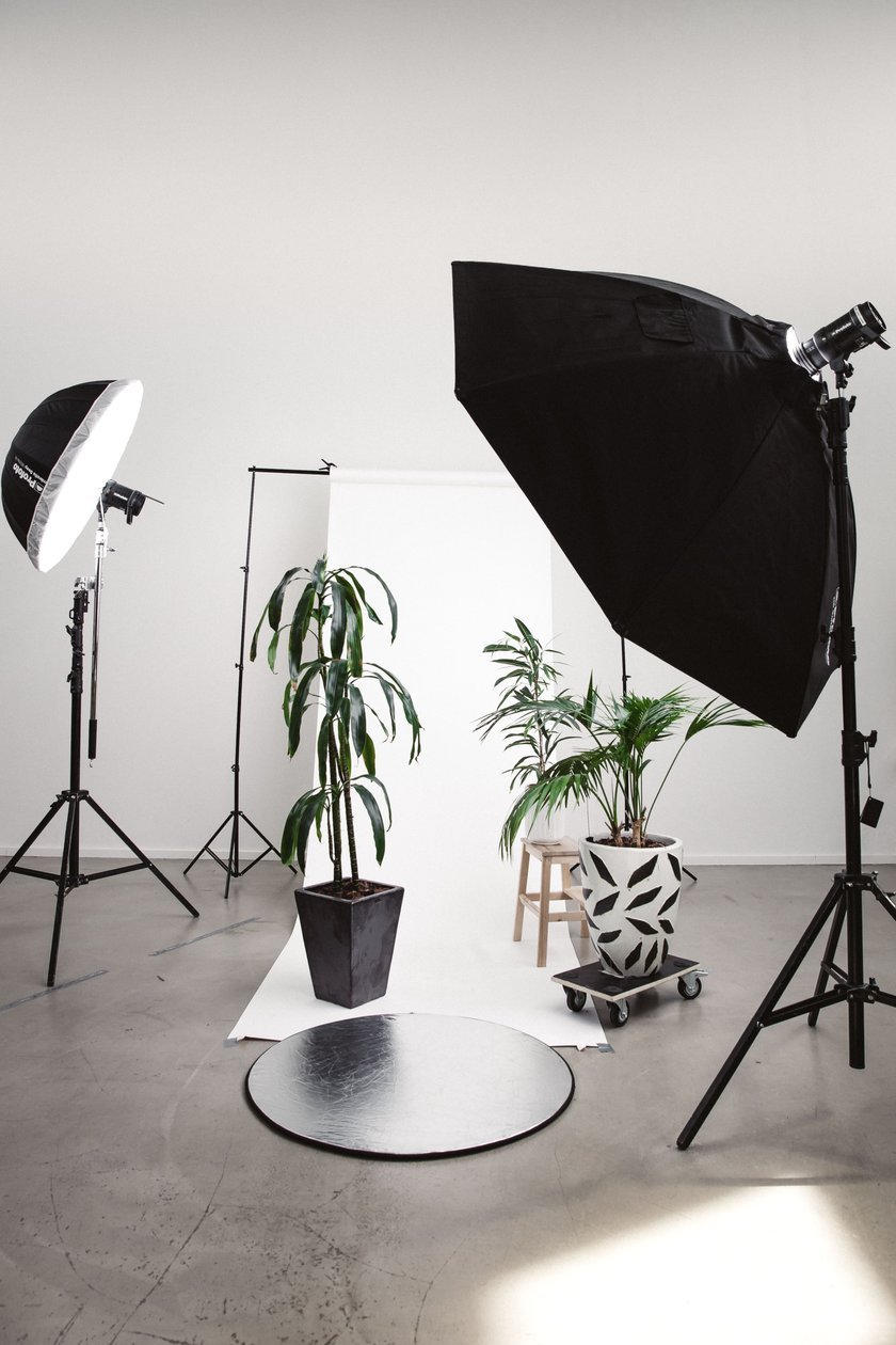 Photography Home Studio: Building the Perfect Space with 7 Essential Things You Need to Get Started | Skylum Blog(8)