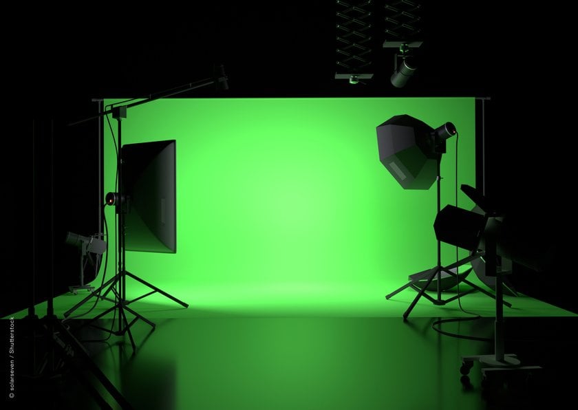 Using Green Screen For Photography: How To Craft A Perfect Shot I Skylum Blog(2)