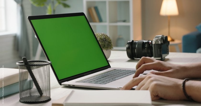 Using Green Screen For Photography: How To Craft A Perfect Shot I Skylum Blog(5)