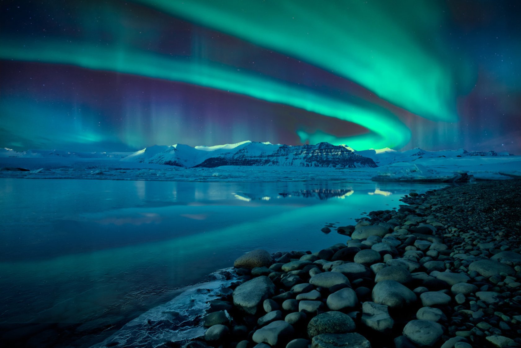 Nordic Reflections The Mesmerizing Beauty of Iceland Stars in