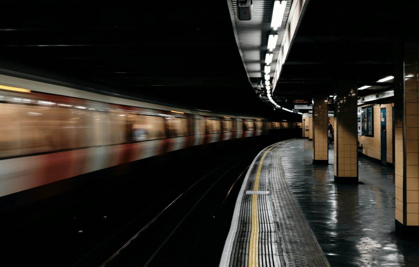 How To Add Motion Blur In Photography And Paint With Movement