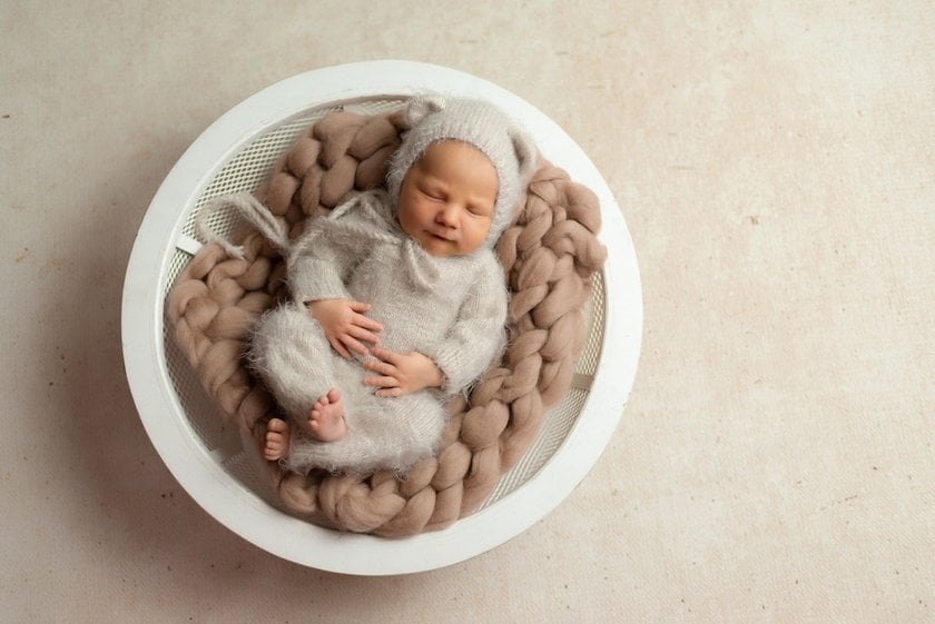 Inspiring Newborn Baby Photoshoot Ideas For New Parents | Skylum Blog(2)