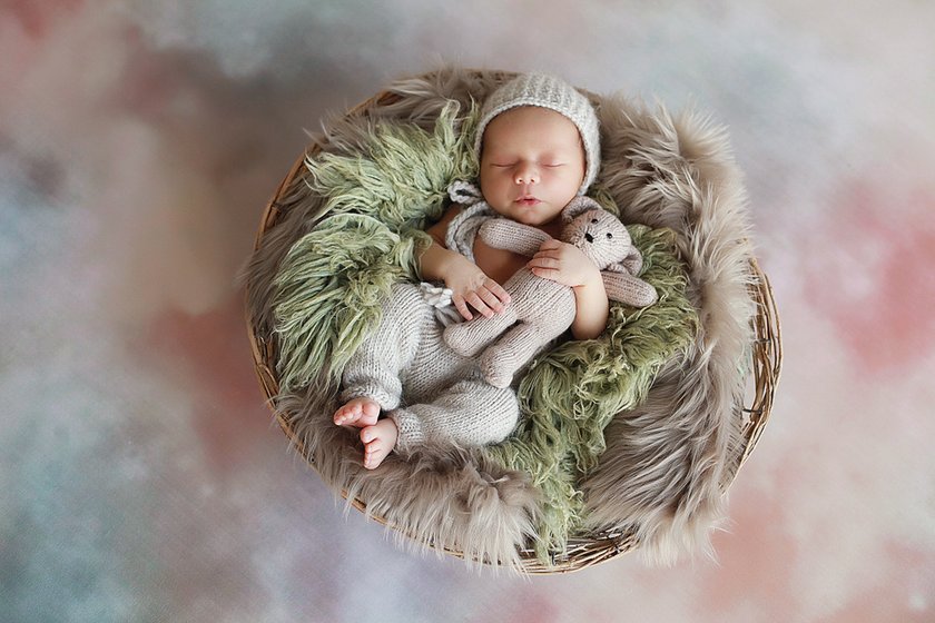 Inspiring Newborn Baby Photoshoot Ideas For New Parents | Skylum Blog(6)