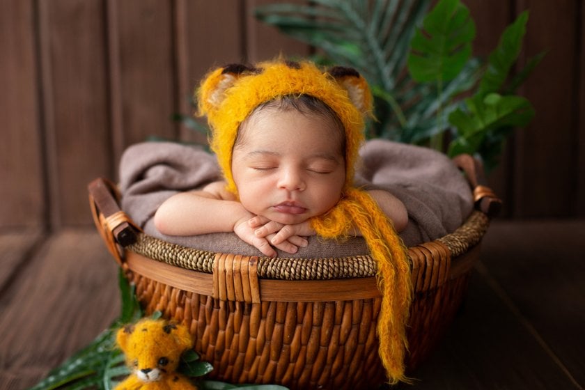 Inspiring Newborn Baby Photoshoot Ideas For New Parents | Skylum Blog(7)