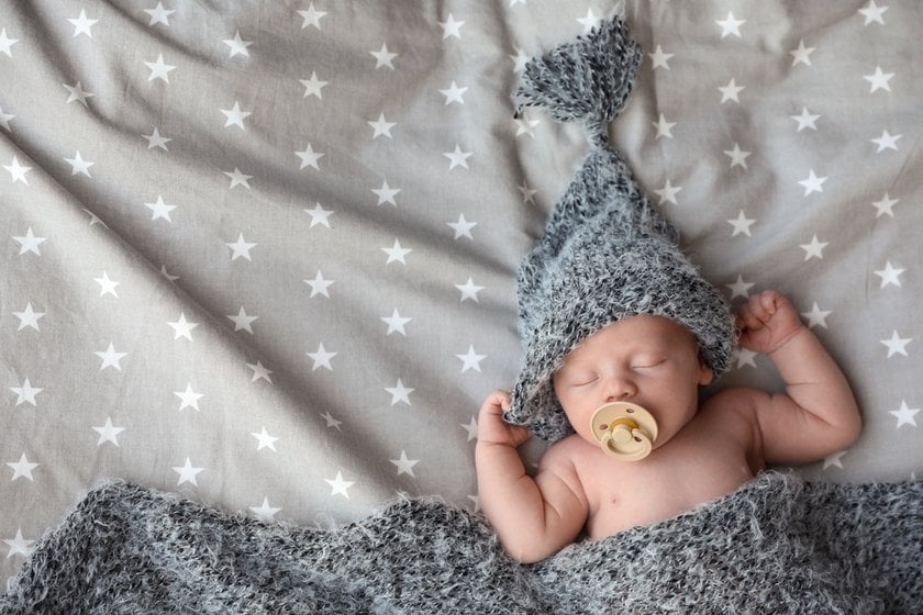 Inspiring Newborn Baby Photoshoot Ideas For New Parents | Skylum Blog(9)